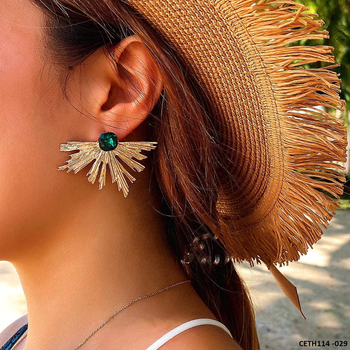 ZRJ114 YYE Peacock Leaft Studs