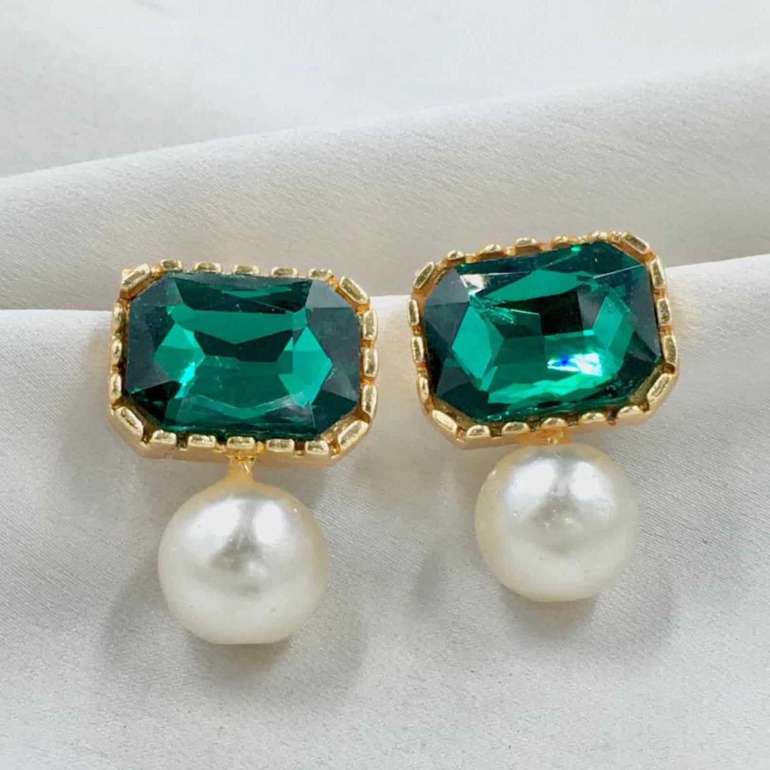 ZRJ168 SDQ Square Pearl Tops Pair