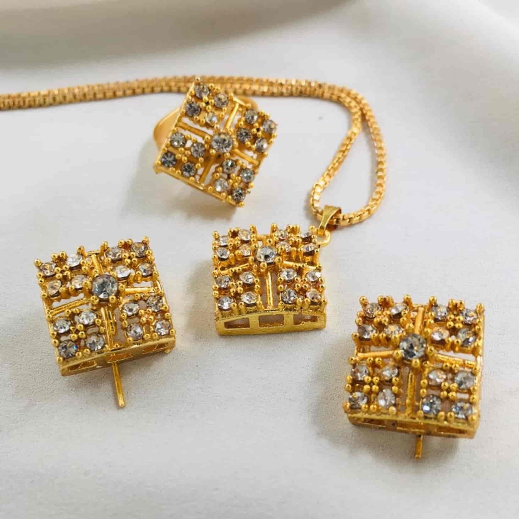 ZRJ225 FRN Square Pendant Set