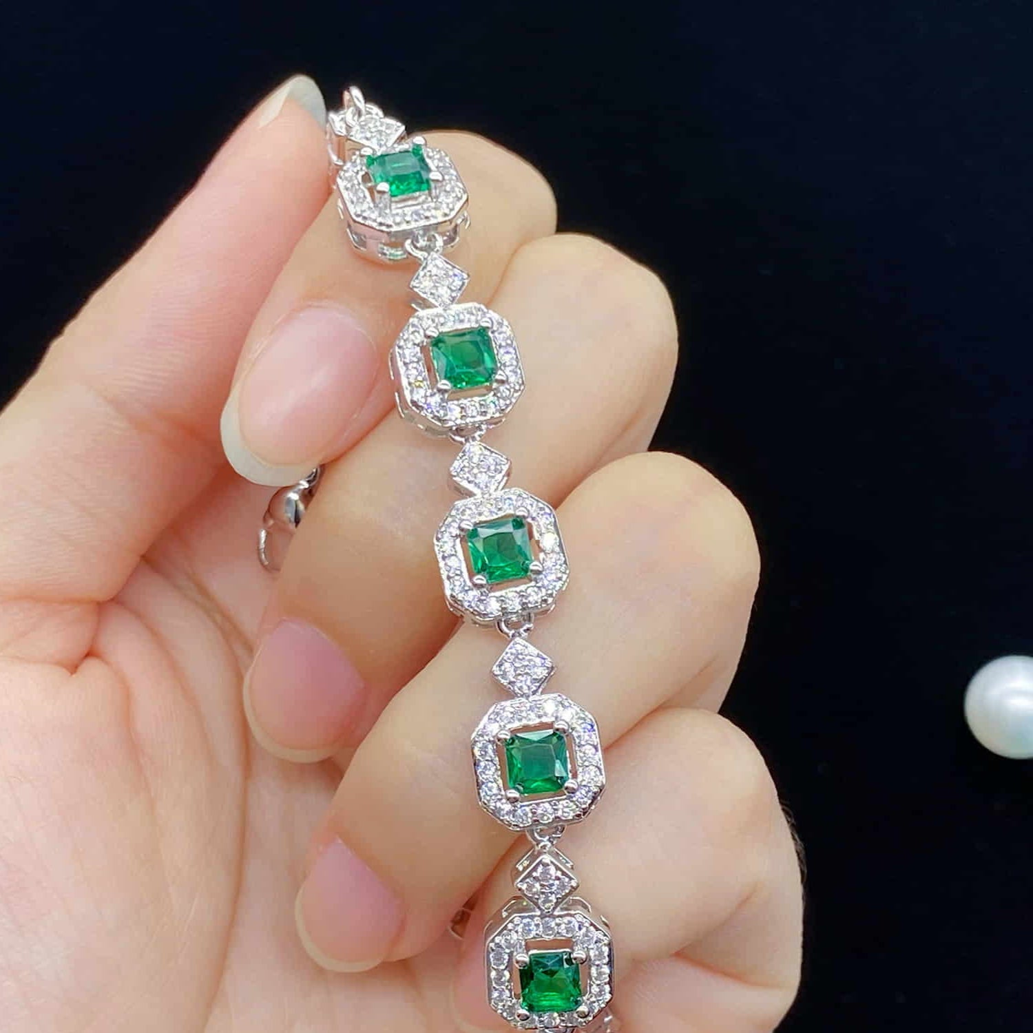 ZJB 0003 Square Step Hand Bracelet