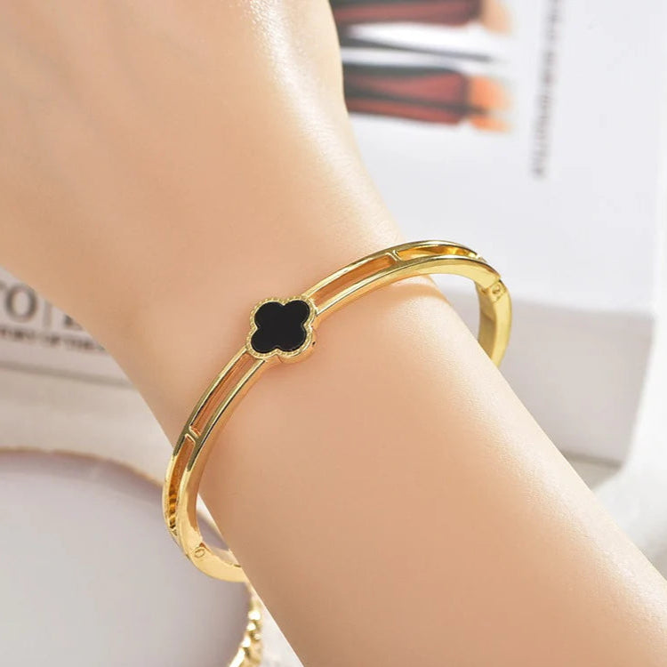 ZJB270 ZXS Clover Bracelet