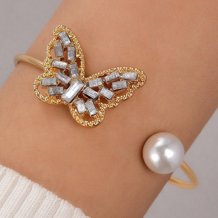 ZHJ330 YYE Butterfly Pearl Bracelet