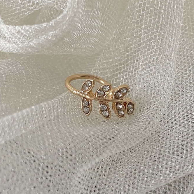 ZHJ061 JMN Leaf Single Ear Cuff