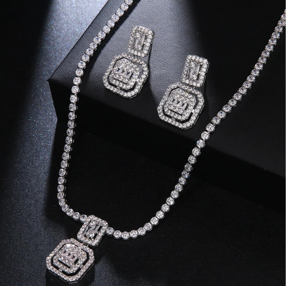 ZJN 0004 Cushion Necklace π