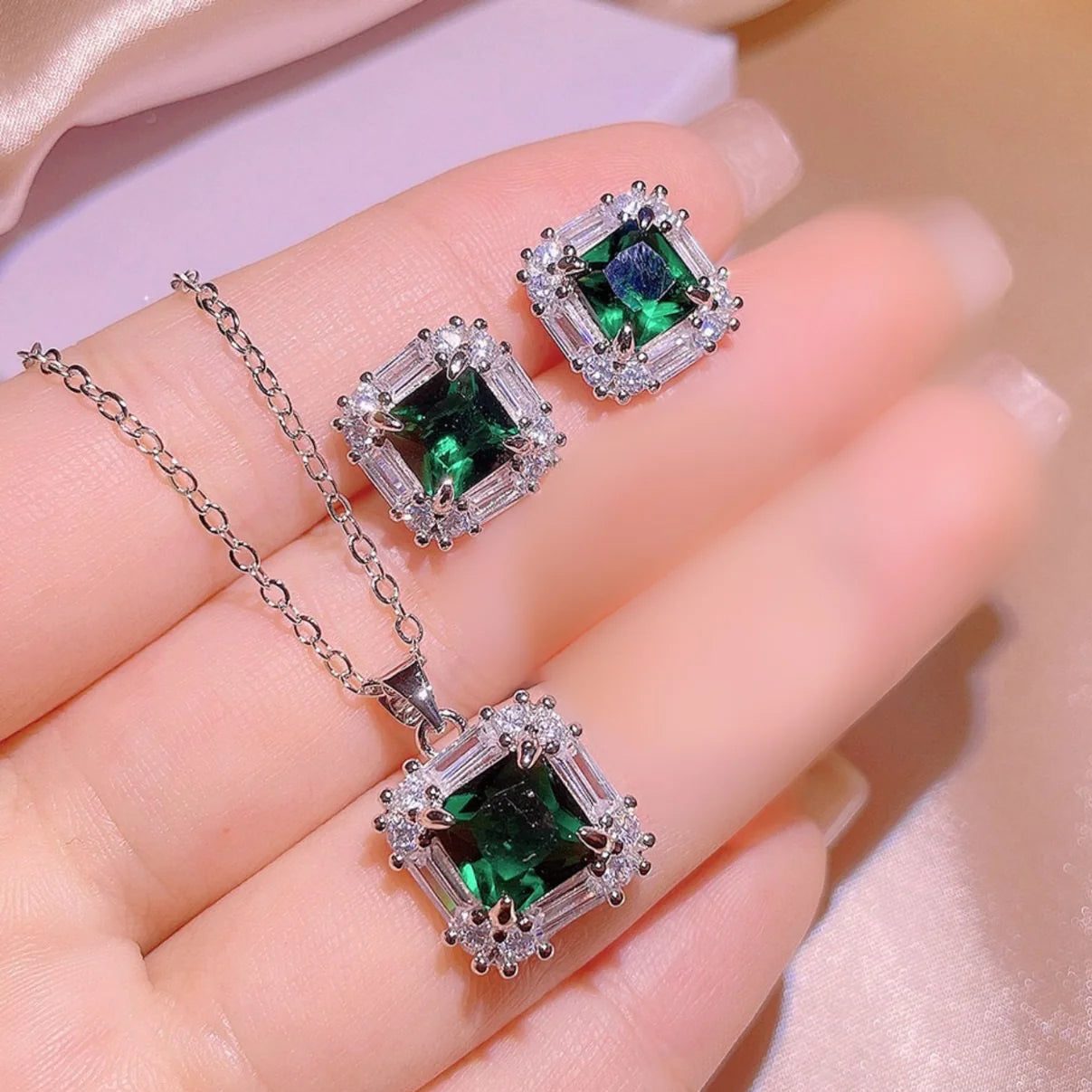 ZRJ614 KYC Square Pendent Set 👑
