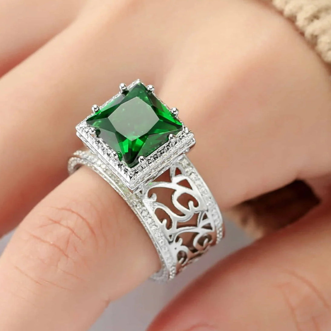 ZRJ056 GWH Square Larger Band Ring 👑