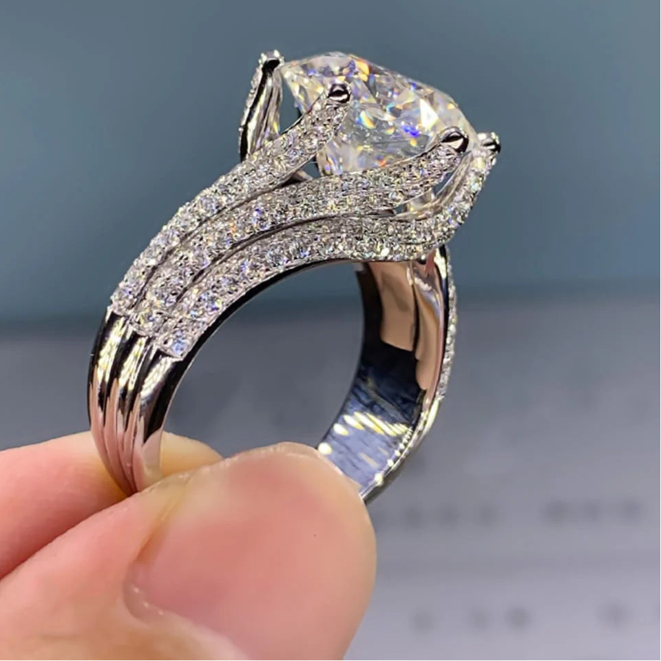 ZJR282  Round Curved Link Ring ๐